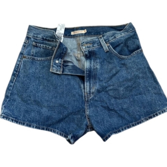 NEW Levis High Waisted Mom Shorts - Picture 1 of 3